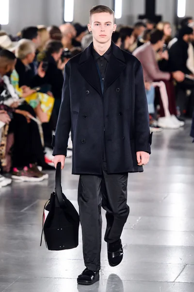 Look 30